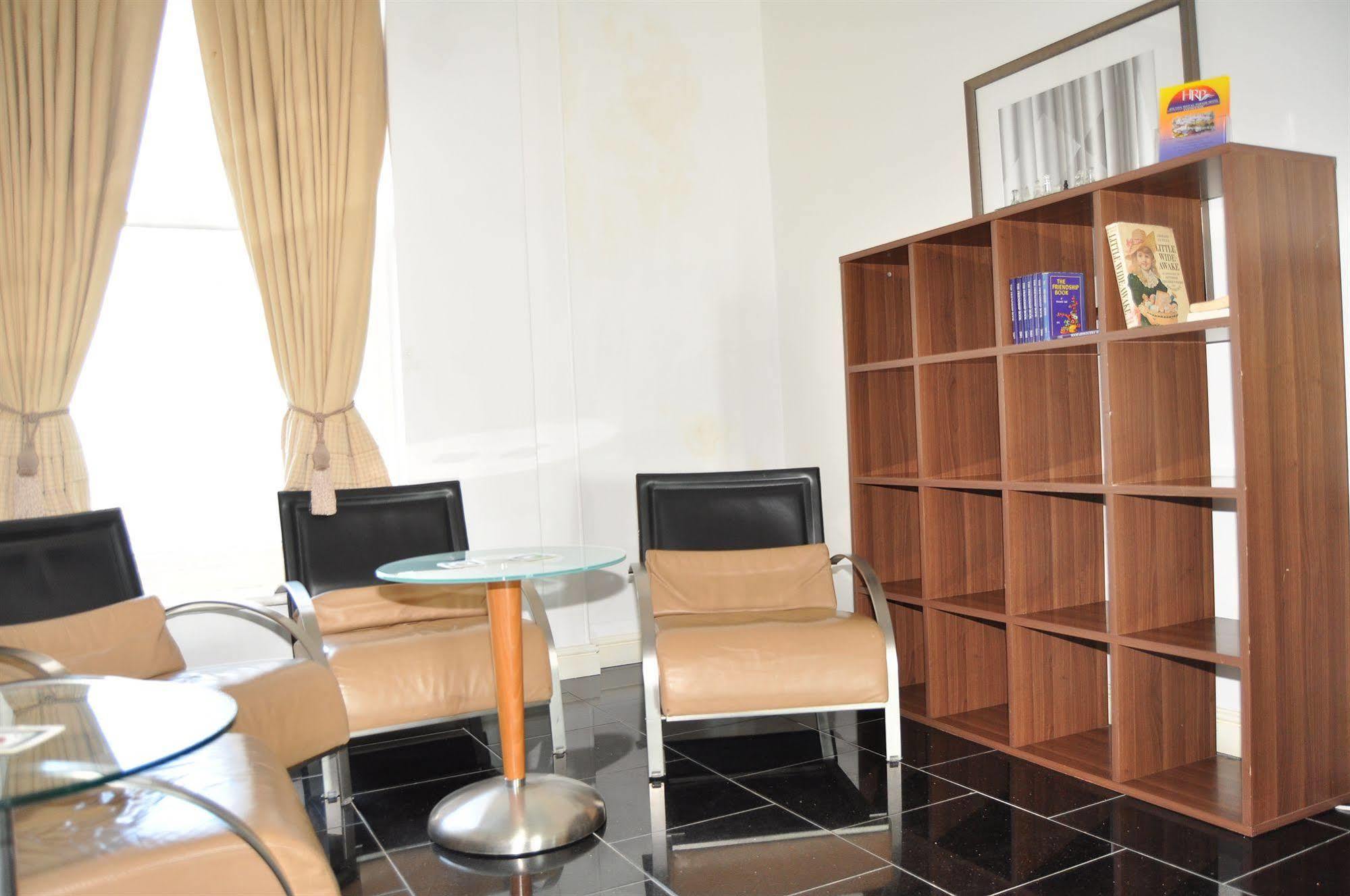 Hotel The 3*